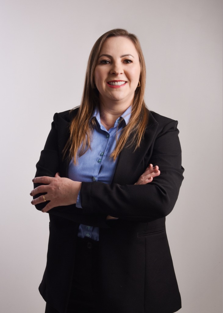 Serlaine Ruoso - Especialista em Gestão